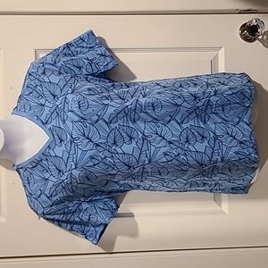 Goodfellow & Co, v-neck, short sleeve tee with palm leaf pattern. Size L